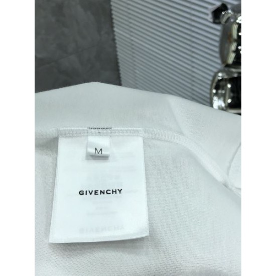 2024SS お目立ち度の高い新品 GIVENCHY ジバンシィ 半袖Tシャツ