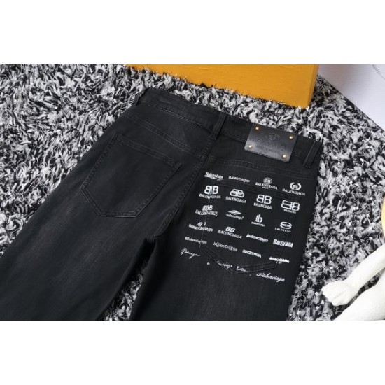 2024SS リラックスした雰囲気に BALENCIAGA バレンシアガ ジーパン