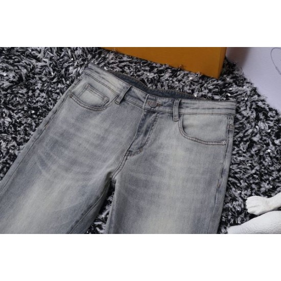 2024SS 足下注目してくれる BURBERRY バーバリー ジーパン 2024SS 足下注目してくれる BURBERRY バーバリー ジーパン