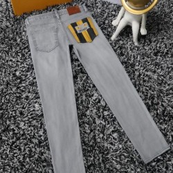 2024SS 今シーズン最注目のトレンド FENDI フェンデイ ジーパン