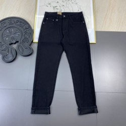 2024SS 今年の春夏コーデに活躍する GUCCI グッチ ジーパン