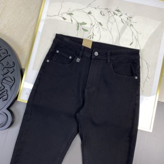 2024SS 今年の春夏コーデに活躍する GUCCI グッチ ジーパン 2024SS 今年の春夏コーデに活躍する GUCCI グッチ ジーパン
