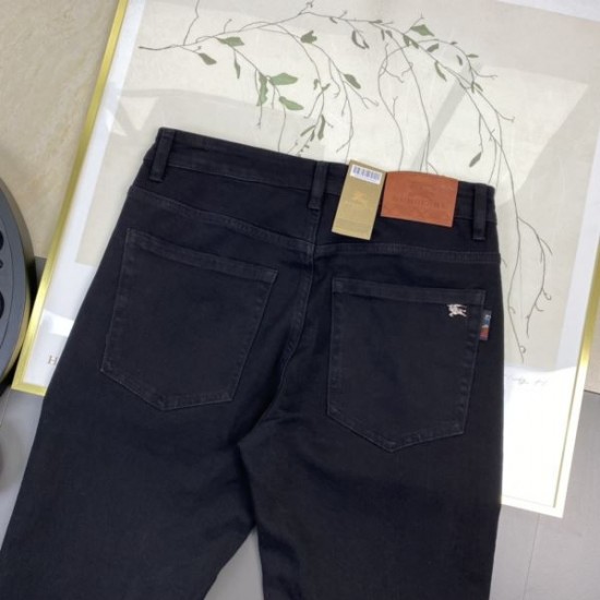 2024SS 今年の春夏コーデに活躍する GUCCI グッチ ジーパン 2024SS 今年の春夏コーデに活躍する GUCCI グッチ ジーパン