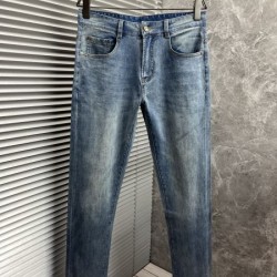 2024SS いつも年末には完売しちゃう GUCCI グッチ ジーパン