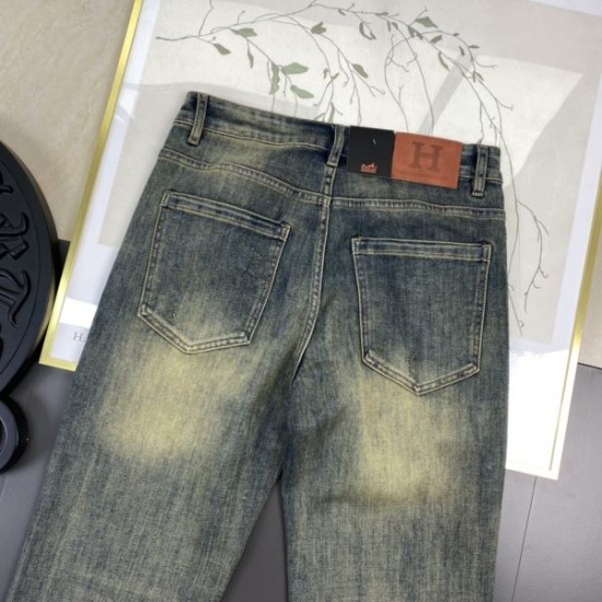 2024SS 普段使いに最適の大人スタイル HERMES エルメス ジーパン 2024SS 普段使いに最適の大人スタイル HERMES エルメス ジーパン