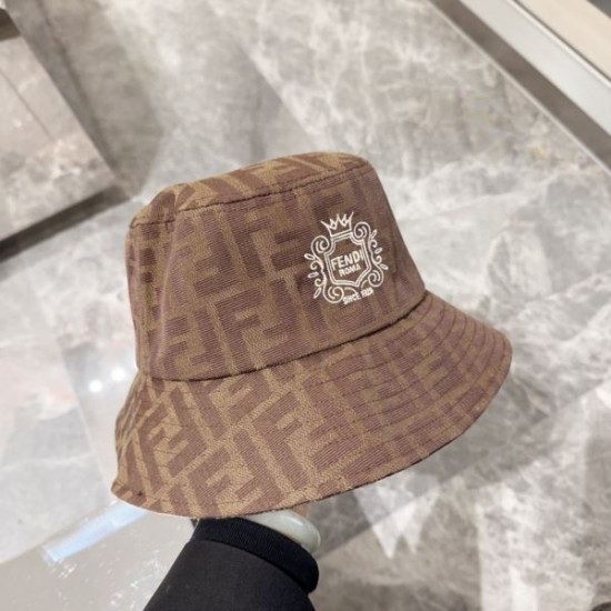 2024SS 帽子 FENDI フェンデイ カジュアルめなコーデ 2024SS 帽子 FENDI フェンデイ カジュアルめなコーデ
