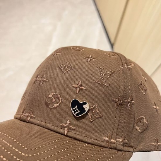 2024SS 帽子 LOUIS VUITTON ルイヴィトン 大人の色気を印象に 2024SS 帽子 LOUIS VUITTON ルイヴィトン 大人の色気を印象に