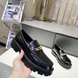 2024SS 着回し力が抜群 CELINE セリーヌ レディース用 カジュアルシューズ 