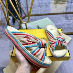 2024SS 誰でもオシャレになれる！ FENDI フェンデイ レディーススリッパ