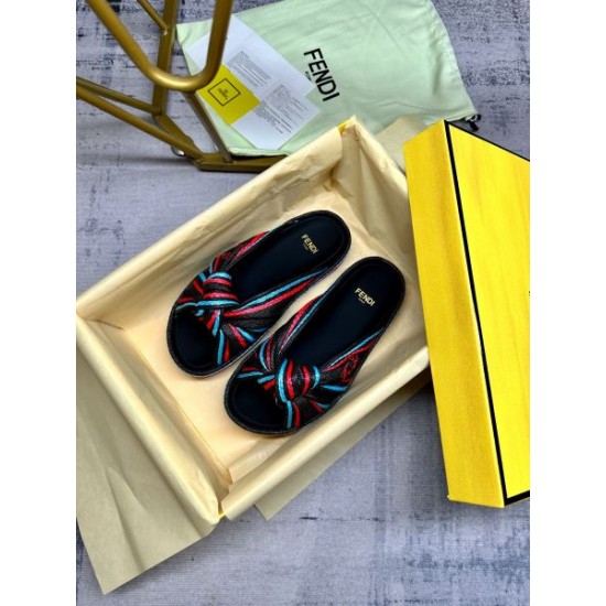 2024SS 誰でもオシャレになれる! FENDI フェンデイ レディーススリッパ 2024SS 誰でもオシャレになれる! FENDI フェンデイ レディーススリッパ