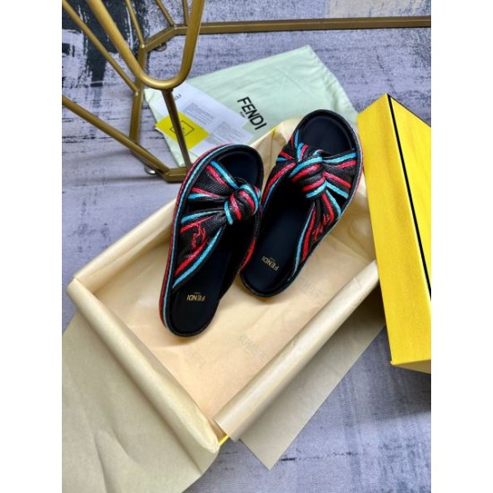 2024SS 誰でもオシャレになれる! FENDI フェンデイ レディーススリッパ 2024SS 誰でもオシャレになれる! FENDI フェンデイ レディーススリッパ
