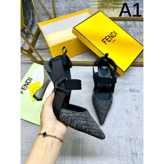 2024SS 春夏季超人気手元在庫あり FENDI フェンデイ レディースサンダル 2024SS 春夏季超人気手元在庫あり FENDI フェンデイ レディースサンダル