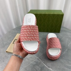 2024SS 夏のおでかけにもぴったり GUCCI グッチ レディーススリッパ