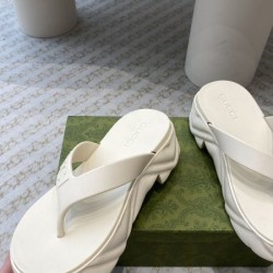 2024SS 愛用者多数になる夏季新作 GUCCI グッチ レディーススリッパ