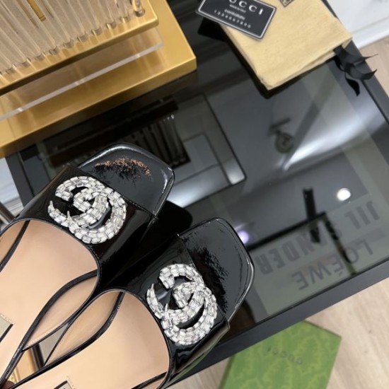 2024SS ファッション感が急上昇! GUCCI グッチ レディーススリッパ 2024SS ファッション感が急上昇! GUCCI グッチ レディーススリッパ
