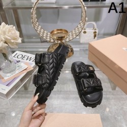 2024SS 上品な彩りに夢中 MIU MIU ミュウミュウ レディーススリッパ
