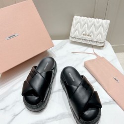 2024SS お気に入りの上品 MIU MIU ミュウミュウ レディーススリッパ