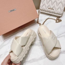 2024SS お気に入りの上品 MIU MIU ミュウミュウ レディーススリッパ