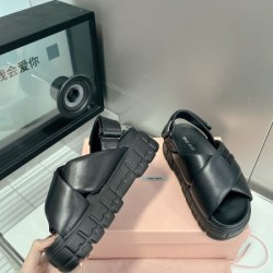 2024SS セレブも多数愛用 MIU MIU ミュウミュウ レディースサンダル