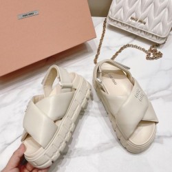 2024SS セレブも多数愛用 MIU MIU ミュウミュウ レディースサンダル