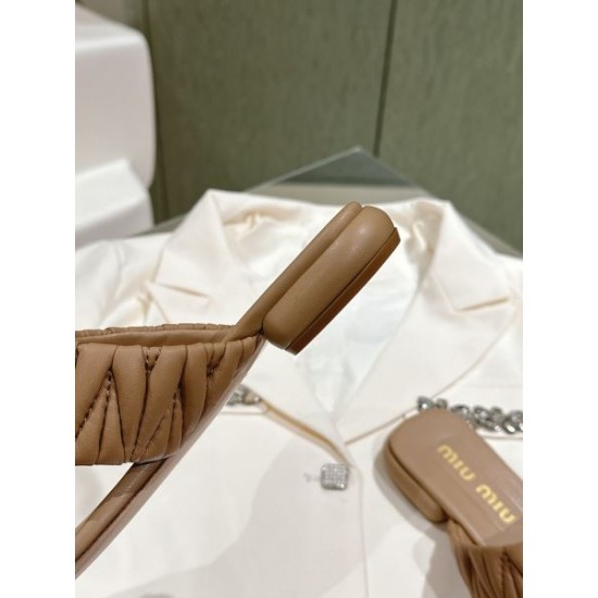 2024SS TOPセラー賞受賞！ MIU MIU ミュウミュウ レディーススリッパ