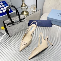 2024SS 今やセレブ御用達で大人気の PRADA プラダ レディースサンダル