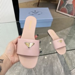 2024SS セレブが今シーズン手に入れ PRADA プラダ レディーススリッパ