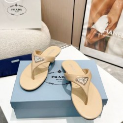 2024SS おしゃれに見せるキーワード PRADA プラダ レディーススリッパ