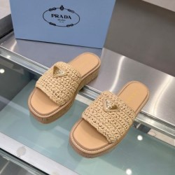 2024SS 抜け感のあるスタイルが完成 PRADA プラダ レディーススリッパ