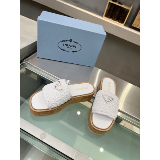 2024SS 抜け感のあるスタイルが完成 PRADA プラダ レディーススリッパ