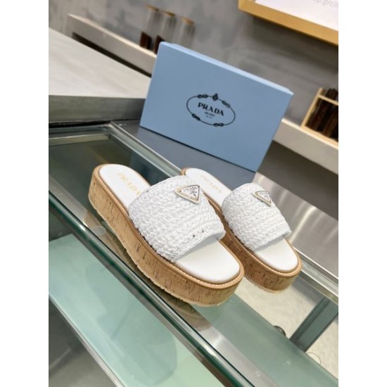 2024SS 抜け感のあるスタイルが完成 PRADA プラダ レディーススリッパ