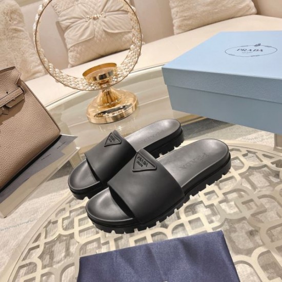 2024SS トップスからチラ見える安心 PRADA プラダ レディーススリッパ 2024SS トップスからチラ見える安心 PRADA プラダ レディーススリッパ