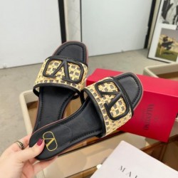2024SS 目が離せない VALENTINO ヴァレンティノ レディーススリッパ