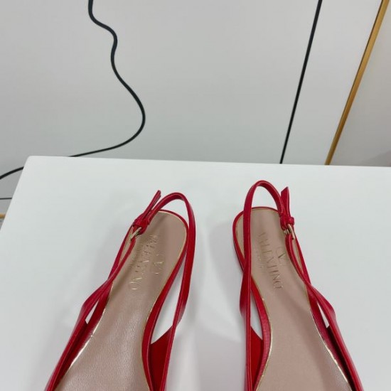 2024SS 抜群な新鮮度 VALENTINO ヴァレンティノ レディースサンダル