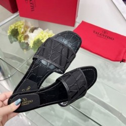 2024SS 色にも流行り VALENTINO ヴァレンティノ レディーススリッパ
