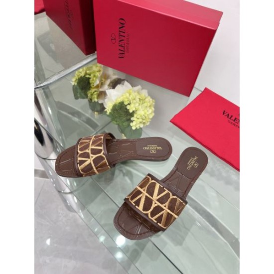 2024SS 色にも流行り VALENTINO ヴァレンティノ レディーススリッパ 2024SS 色にも流行り VALENTINO ヴァレンティノ レディーススリッパ