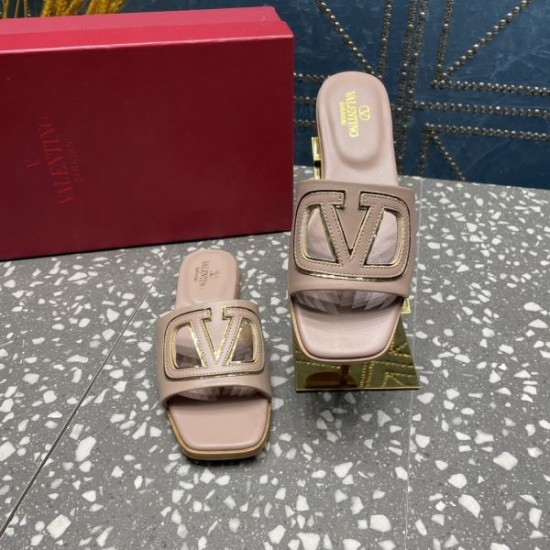 2024SS 魅力的な新作 VALENTINO ヴァレンティノ レディーススリッパ 2024SS 魅力的な新作 VALENTINO ヴァレンティノ レディーススリッパ