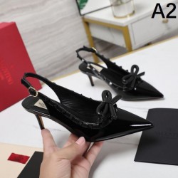2024SS 春夏限定定番 VALENTINO ヴァレンティノ レディースサンダル