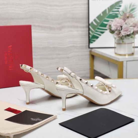 2024SS 春夏限定定番 VALENTINO ヴァレンティノ レディースサンダル 2024SS 春夏限定定番 VALENTINO ヴァレンティノ レディースサンダル