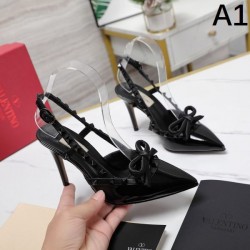 2024SS 最新アイテム VALENTINO ヴァレンティノ レディースサンダル