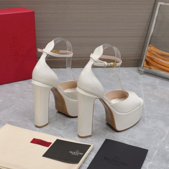 2024SS 洗練デザイン VALENTINO ヴァレンティノ レディースサンダル 2024SS 洗練デザイン VALENTINO ヴァレンティノ レディースサンダル