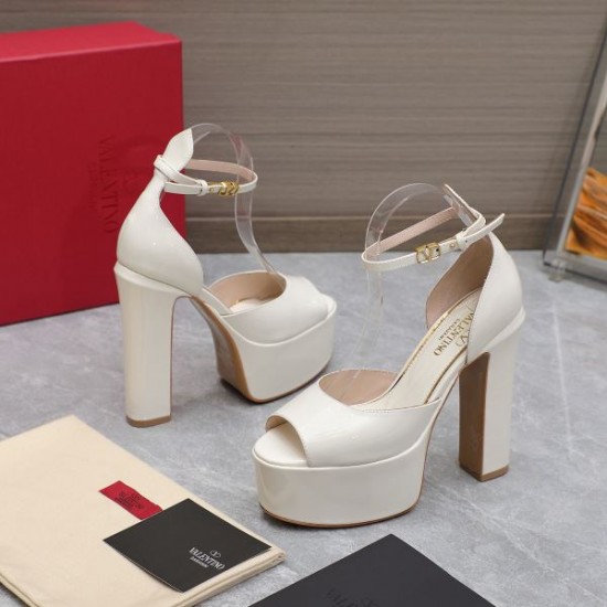 2024SS 洗練デザイン VALENTINO ヴァレンティノ レディースサンダル 2024SS 洗練デザイン VALENTINO ヴァレンティノ レディースサンダル