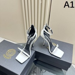 2024SS 夏のトレンド VERSACE ヴェルサーチェ レディースサンダル