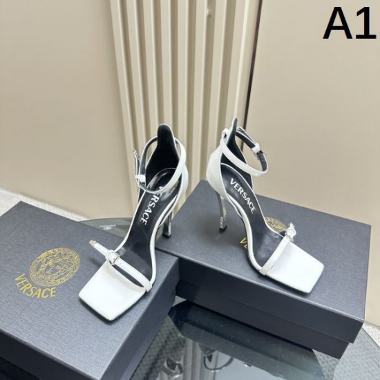 2024SS 夏のトレンド VERSACE ヴェルサーチェ レディースサンダル