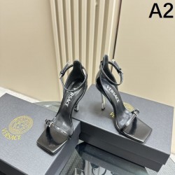 2024SS 夏のトレンド VERSACE ヴェルサーチェ レディースサンダル