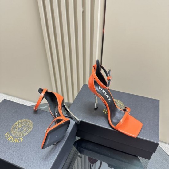 2024SS 夏のトレンド VERSACE ヴェルサーチェ レディースサンダル