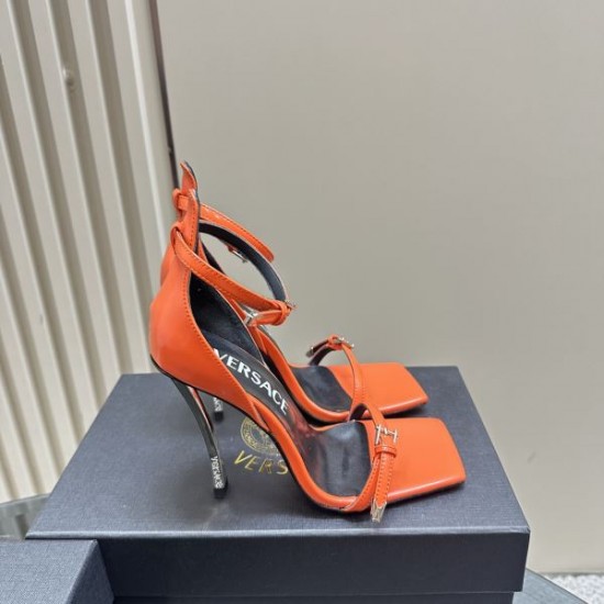 2024SS 夏のトレンド VERSACE ヴェルサーチェ レディースサンダル