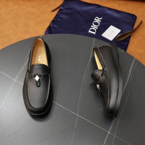 DIOR ディオール 大人な印象が溢れ出る 2024SS メンズ用 カジュアルシューズ DIOR ディオール 大人な印象が溢れ出る 2024SS メンズ用 カジュアルシューズ