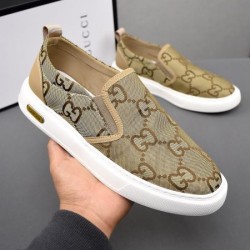 GUCCI グッチ お気に入りのデザイン 2024SS メンズ用 カジュアルシューズ 