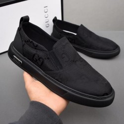 GUCCI グッチ お気に入りのデザイン 2024SS メンズ用 カジュアルシューズ 